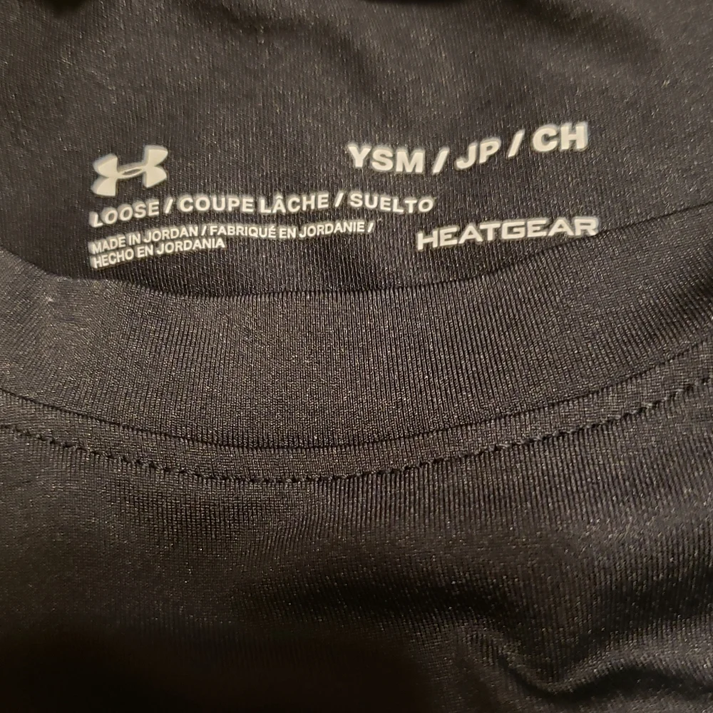 UNDER ARMOUR Boy's Heatgear Long-Sleeved Black/Gray Shirt - Size YSM